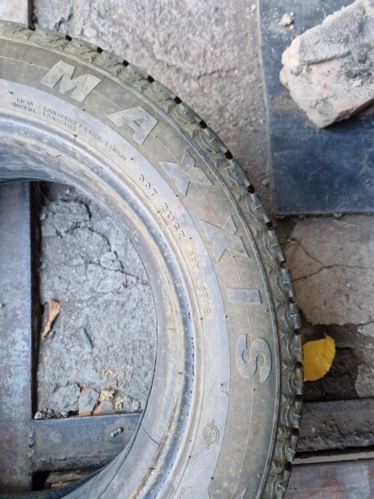 Маxis липучка 215/55/16