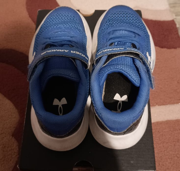 Vând pantofi sport copii Under Armour Surge 3 - mărimea 28