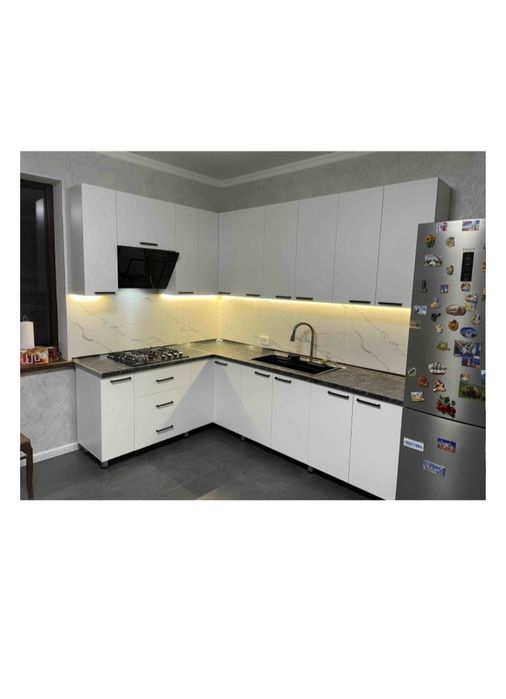 Вытяшка новая MIDEA