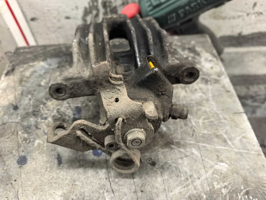 Задни спирачни апарати Golf 4 Audi A3 Skoda Octavia Seat Leon