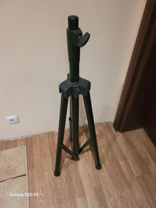 Стойка за тонколона