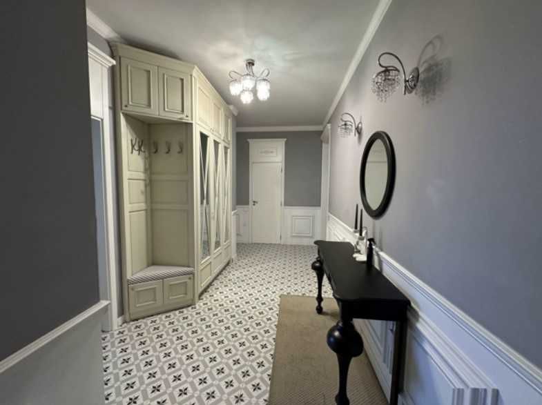 Дава се под наем Тристаен апартамент в София, Витоша - 120 кв.м за 1295.4 € - Снимка #8