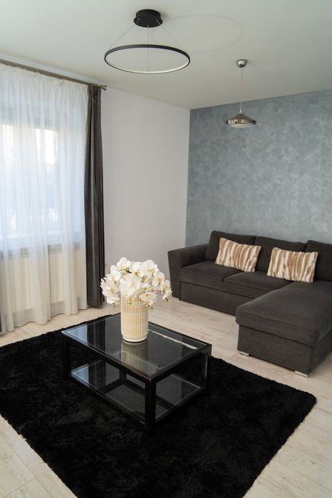 Ultracentral apartament 2 camere decomandat de inchiriat termen lung