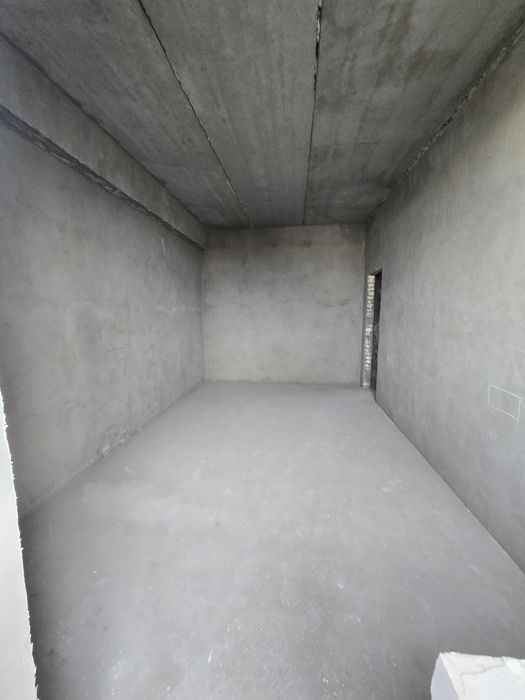 Ikk xonalik kivartira sotiladi