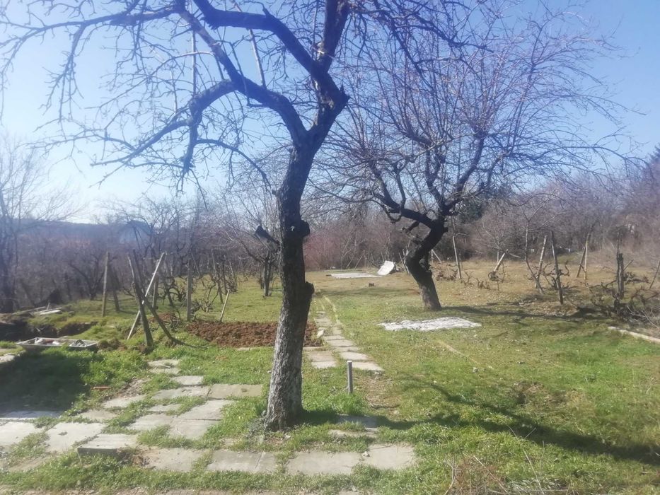 Продавам вила във местността Орлето
