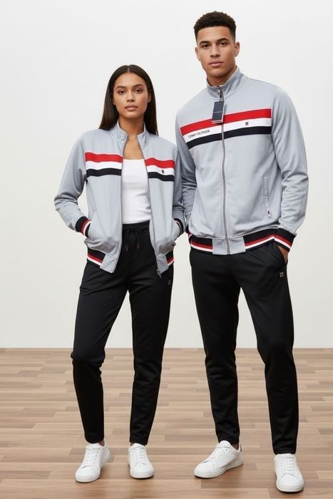Trening Tommy unisex 
Mărimi S
Preț redus 220 lei
Silon