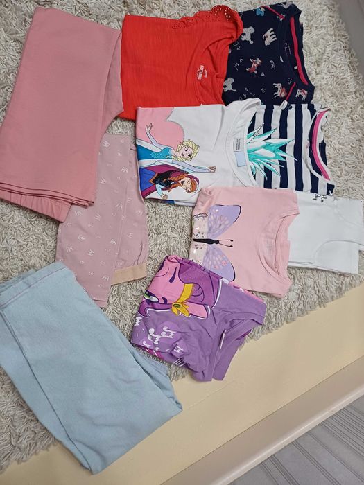 Продам детские вещи для девочки.