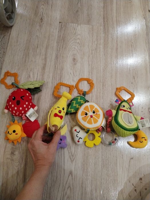 Развивающие мягкие игрушки, погремушки