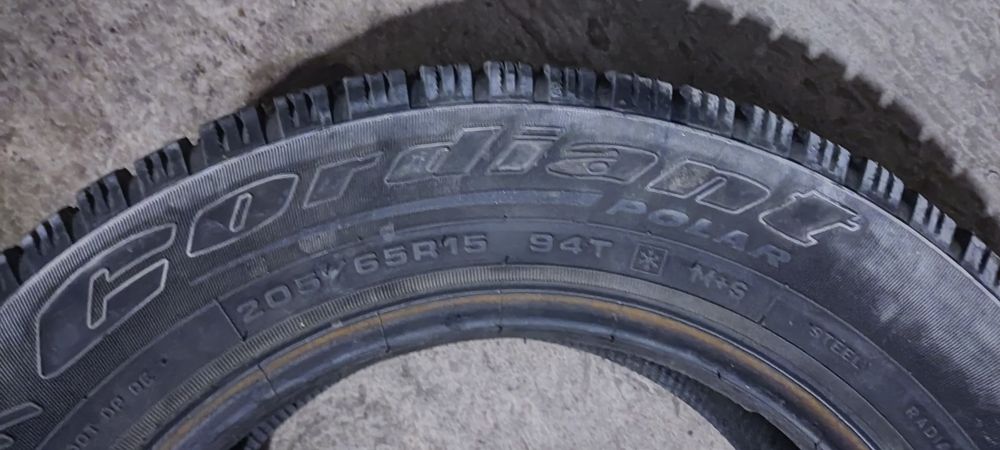 Продам шину 205/65/15