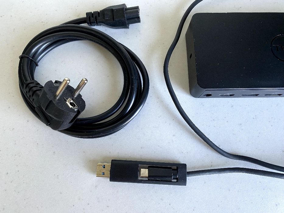 Докинг станция Dell Universal Dock D6000 + 130W Зарядно | USB-C / USB 3.0 | 3x 4K Display