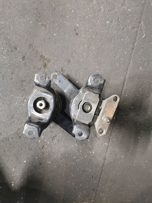 Продам подушка двигателя