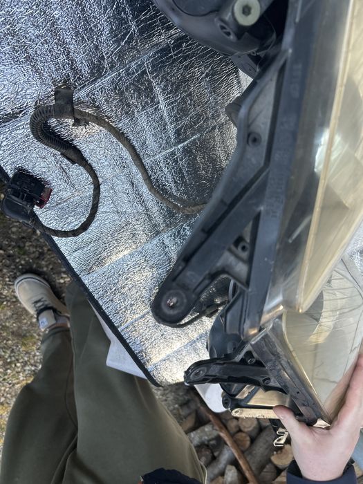 Faruri Xenon Opel Astra H cu mufe incluse .