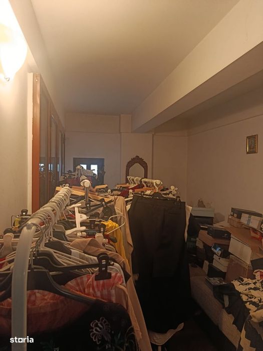 Apartament în vilă de vânzare – demisol înalt, intrare separată