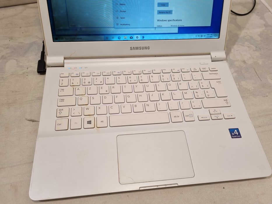 Samsung NP905S3G display pete