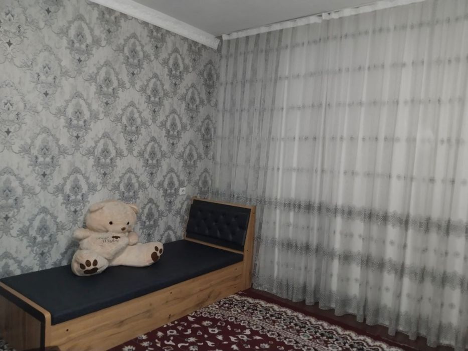 Продаётся квартира! Янгихаят 8 худуд.2х комнатная.2-этаж.7 этажный дом