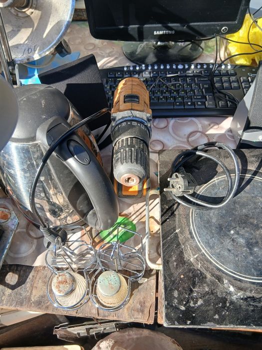 Шуруповерт  дрел. .