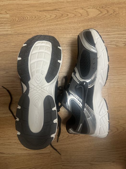 кроссовки nike.