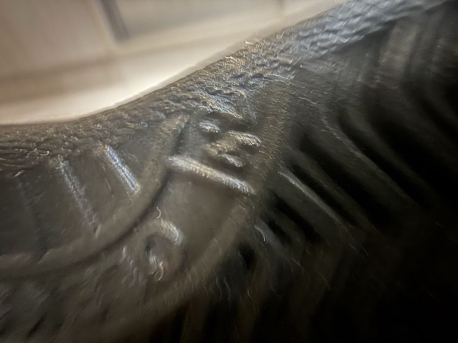 продам мужские кросовки новые