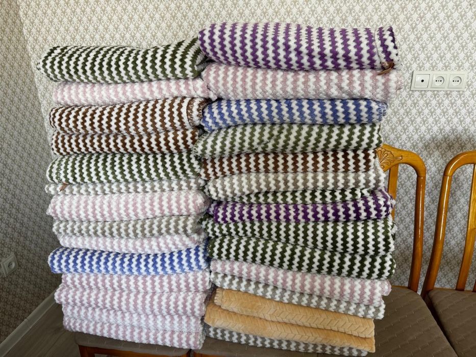 Банные полотенца, для ног, плед, подушки, халат