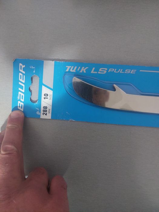 Продам хоккейные лезвия