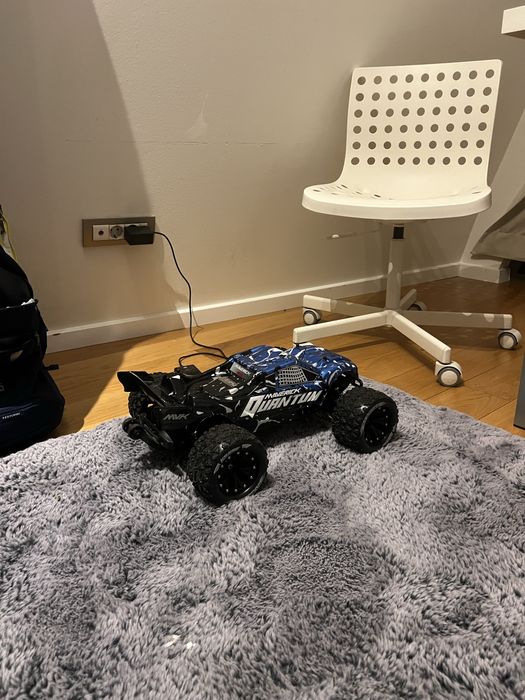 Hpi-Racing Maverick Quantum XT brushless(masina cu telecomanda)