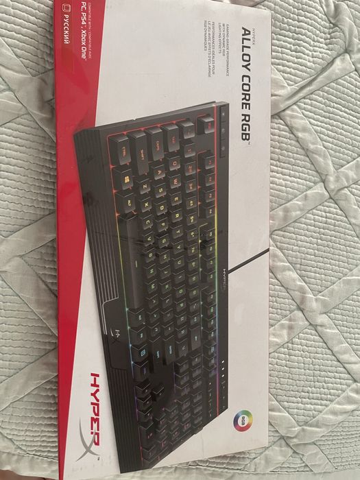 Наушник и клавиатура игрровой