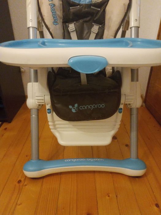 Детско столче за хранене.