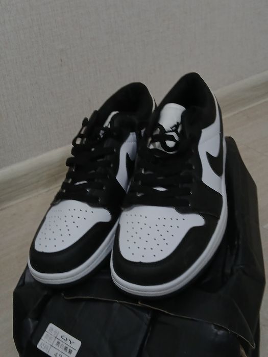 Аяк киім сатылады