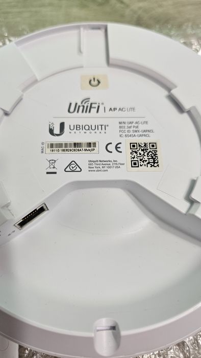 Ubiquiti UniFi - echipament profesional rețea router WI-FI