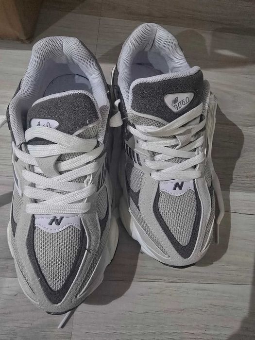Adidasi noi unisex