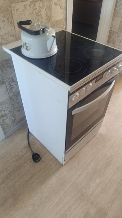 Продам электро плиту