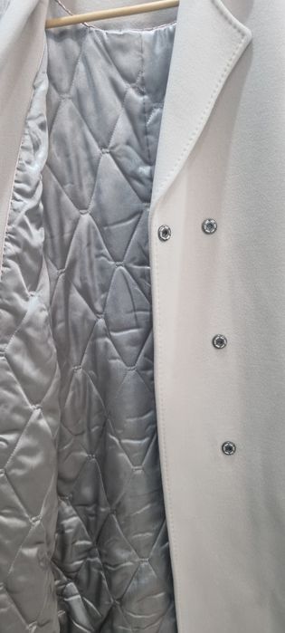 Продается пальто бежевый