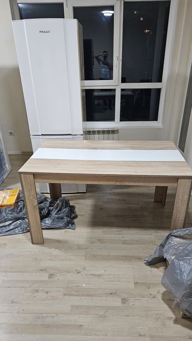 СПЕШНО Трапезна маса, ТВ шкаф, холна маса. Може по отделно