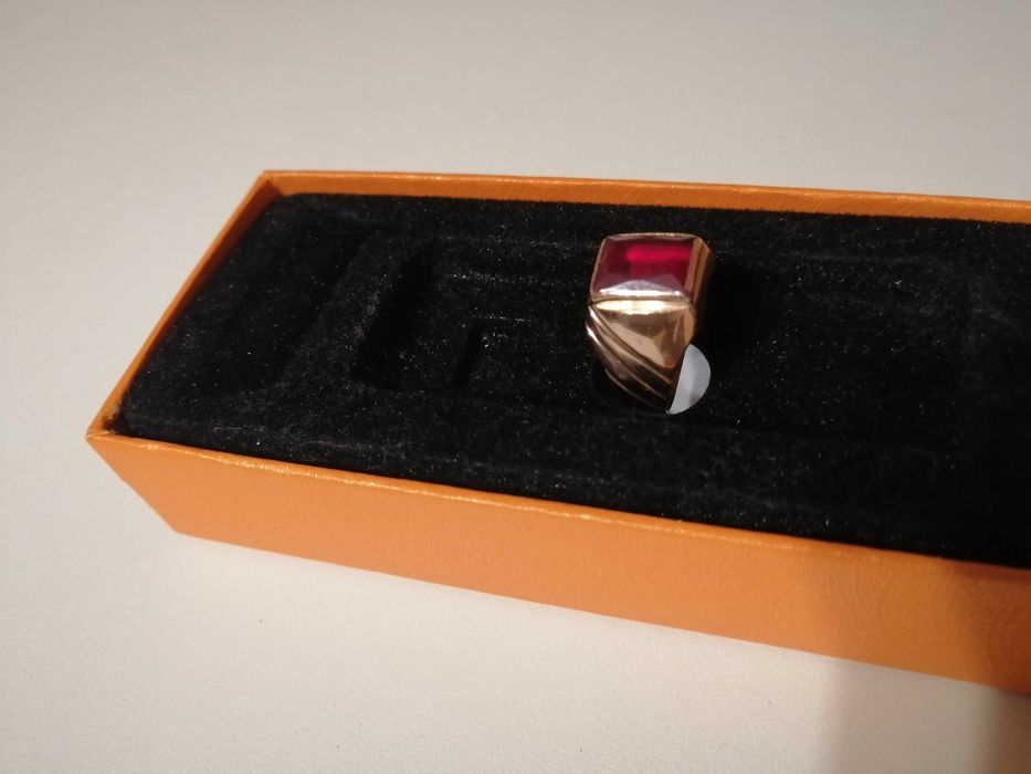 Златен мъжки пръстен