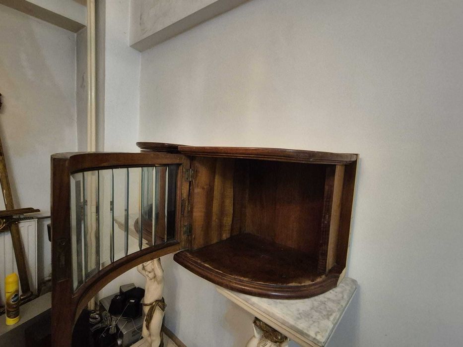 Bar de colt suspendat