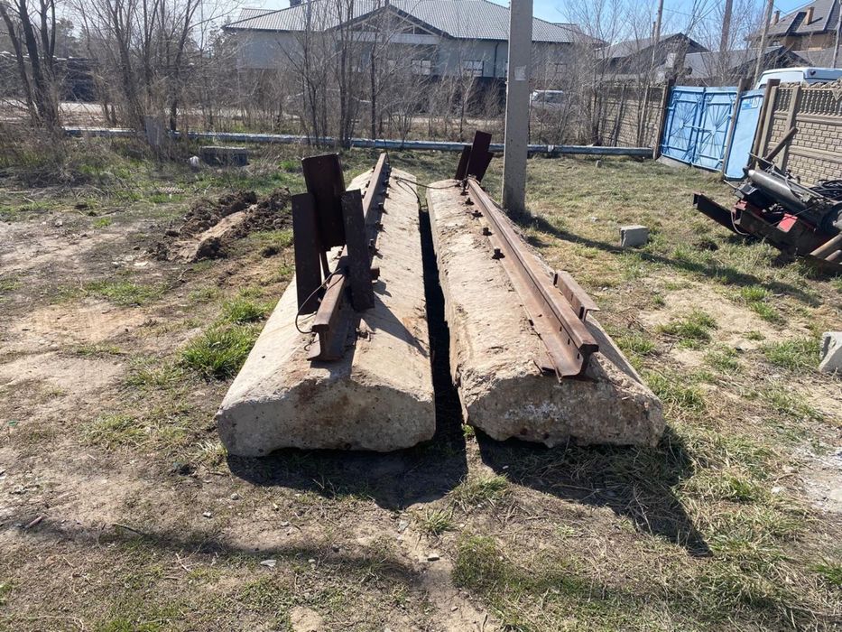Продам рельсы для крана