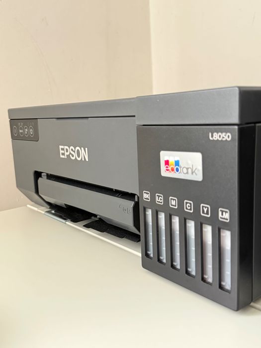 Продава се 6-цветен принтер Epson L8050