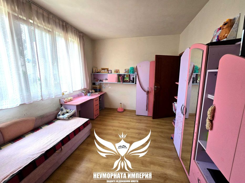 Продавам тристаен апартамент 108кв.м. на първи етаж в Асеновград, кв.Зъбче