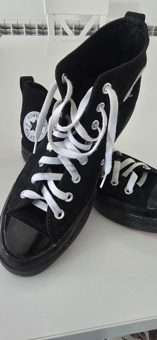 Tenesi inalti converse