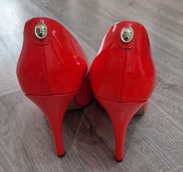 Pantofi marimea 37 si 38