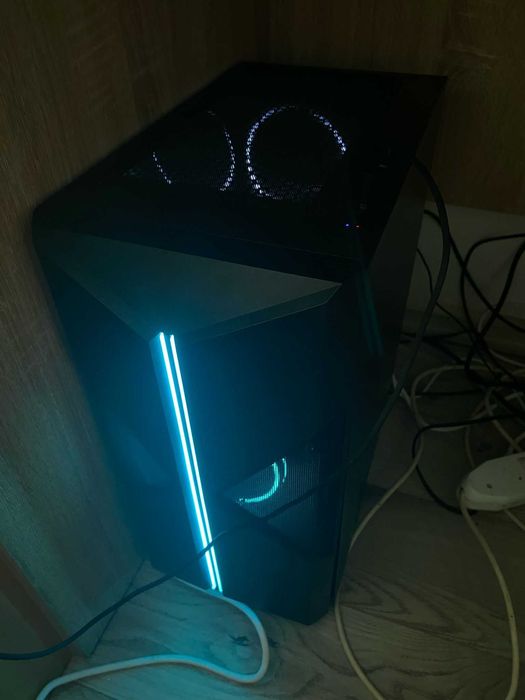 Vând PC (Sau schimb cu laptop)