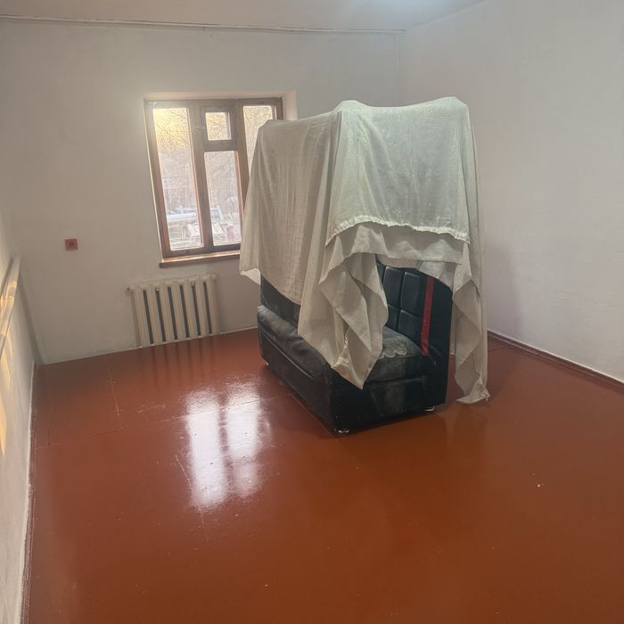 4 бөлмелі үй жалға беріледі.