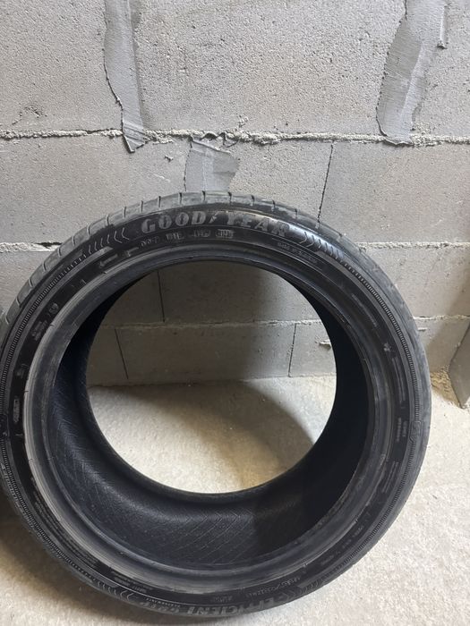 Goodyear EfficeintGrip 225/45 R18 -почти нови, 80% ресурс