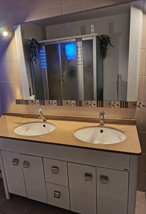 Lavoar dublu cu baterii incluse