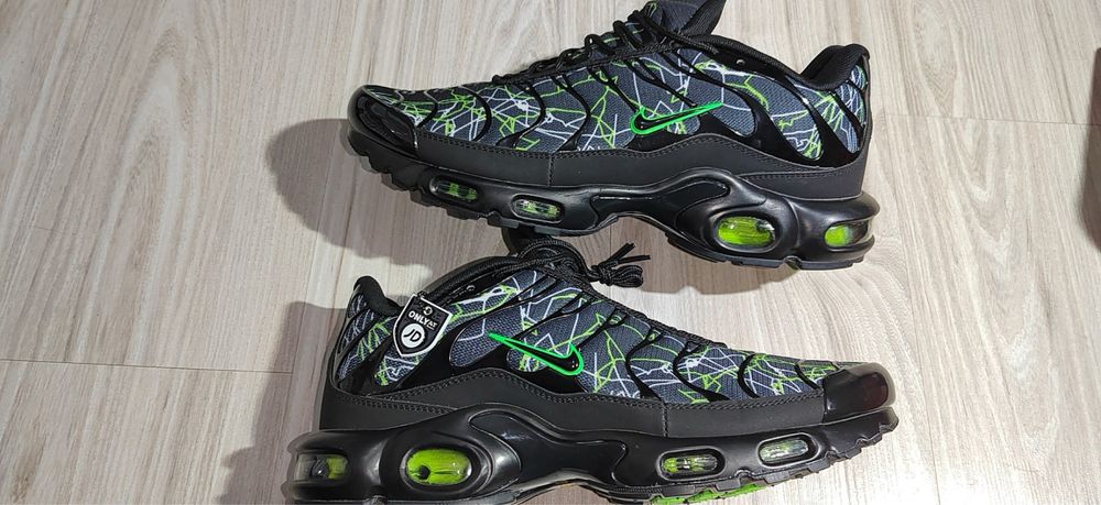 Nike Air Max Plus номер 46