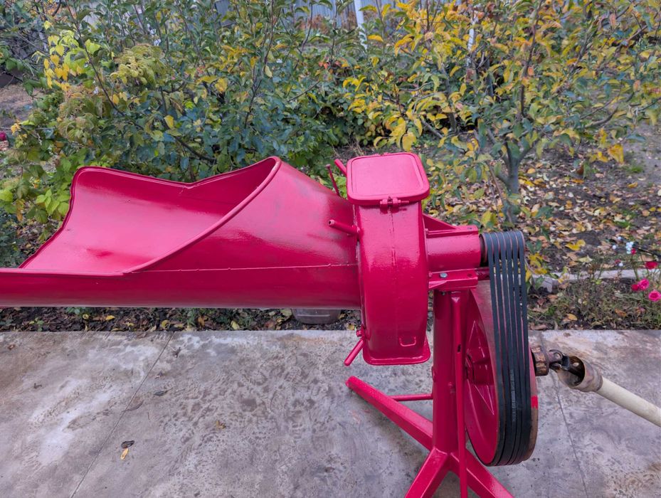 Vând moară serioasă cu cardan pentru tractor