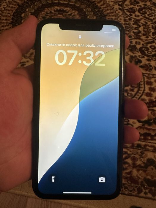 Продам Айфон XR 128 гб