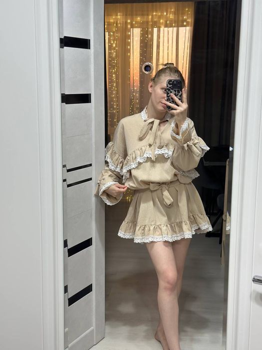 Продам платье с поясом