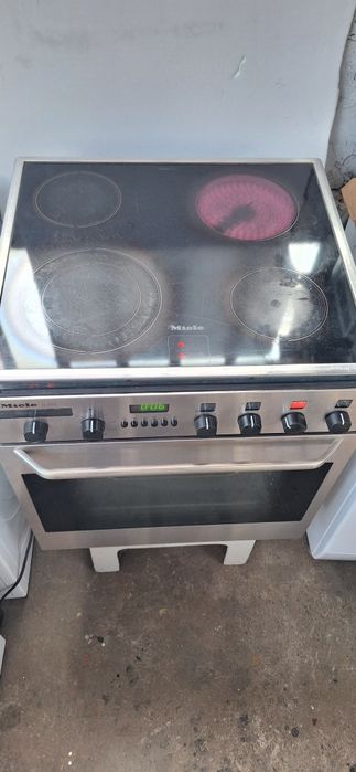 Фурна за вграждане Miele