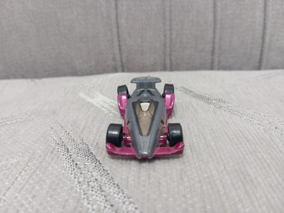 Машинка hot wheels